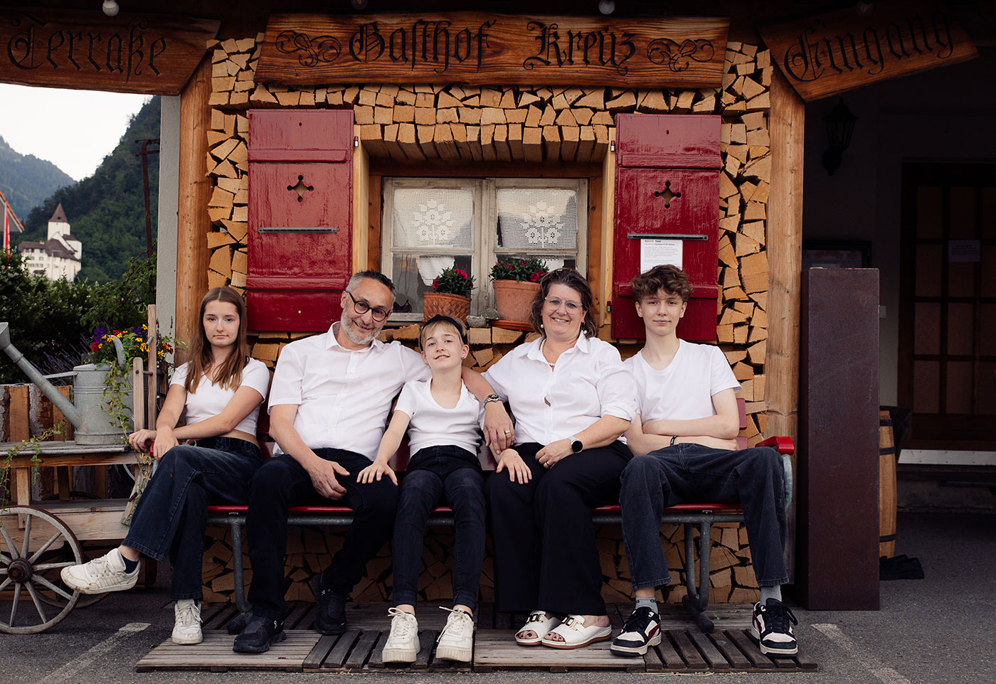 Familie Manuela & Edwin Portmann-Ogi mit Loris, Nina und Erna